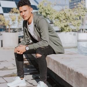 Meet your Posher, Luis